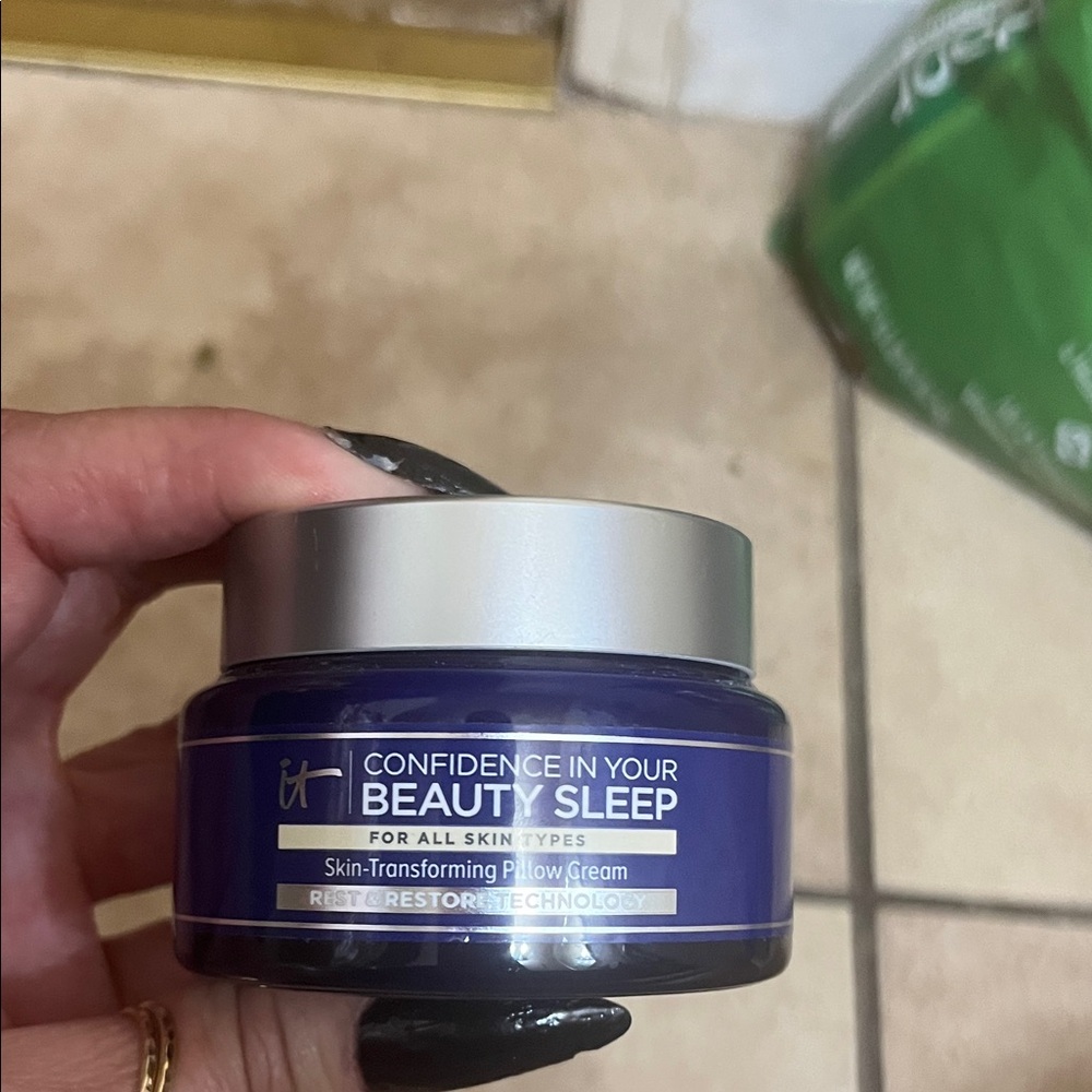 IT Cosmetics Confidence in Your Beauty Sleep Cream - Purple Jar